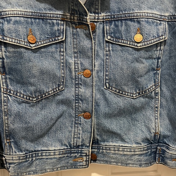 Madewell Denim Jacket in Greyhart wash - Picture 4 of 9